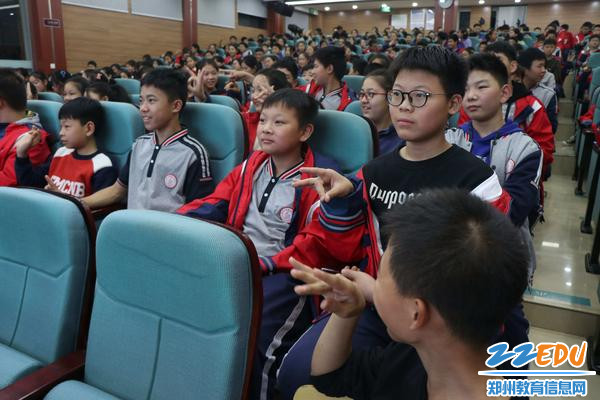 跟着老师学秀兰花指(1) 跟着老师学秀兰花指(1)