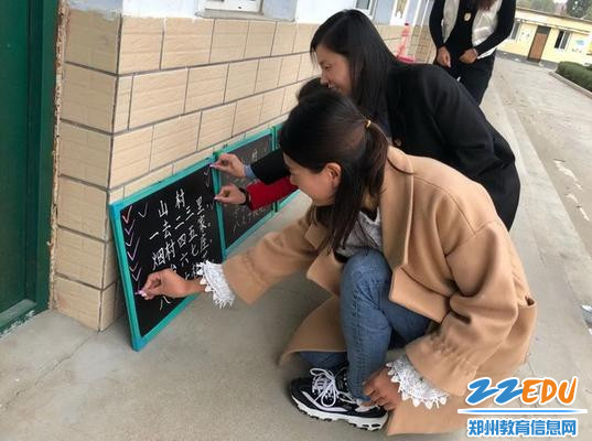 孙庄小学教师投出宝贵一票_调整大小 孙庄小学教师投出宝贵一票_调整大小