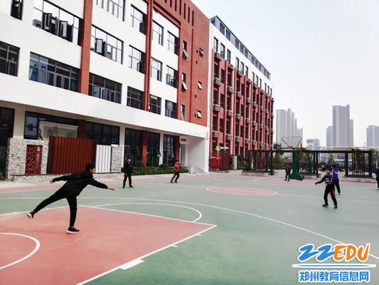 钻石300手掷飞机三人接力赛_调整大小 钻石300手掷飞机三人接力赛_调整大小