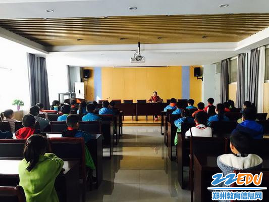 开元路小学课间文明监督岗员会议_调整大小 开元路小学课间文明监督岗员会议_调整大小