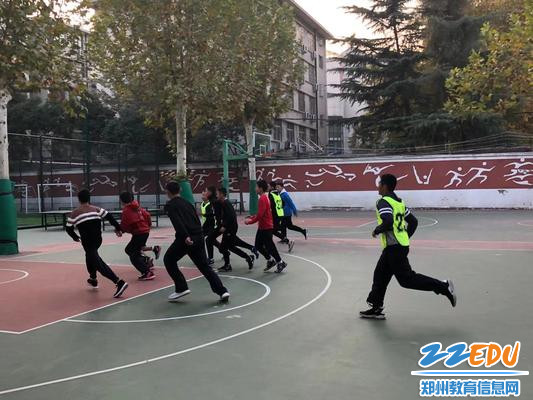 奔跑中的少年们 奔跑中的少年们
