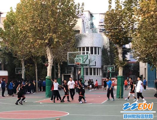 跳跃,抢球,进攻,上篮 跳跃,抢球,进攻,上篮