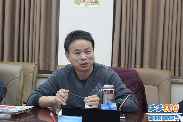 9郑州市教科所主任胡远明对课题提出建议_副本