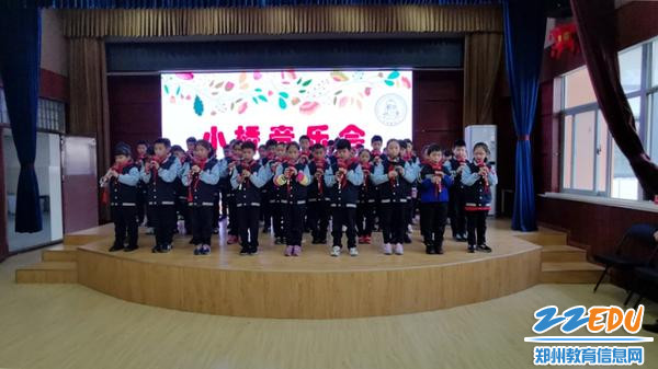 3 三四班葫芦丝表演《小羊羔》 3 三四班葫芦丝表演《小羊羔》