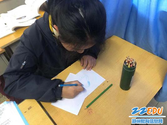 课下积极动手制作垃圾分类图标 课下积极动手制作垃圾分类图标