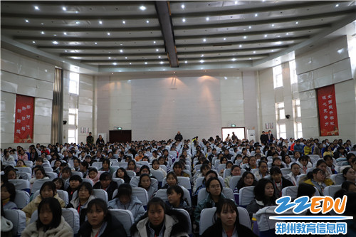 同学们认真听讲 同学们认真听讲