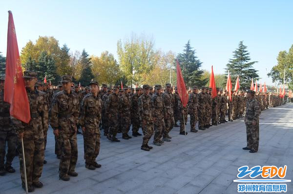 1全体学生整齐列队 1全体学生整齐列队