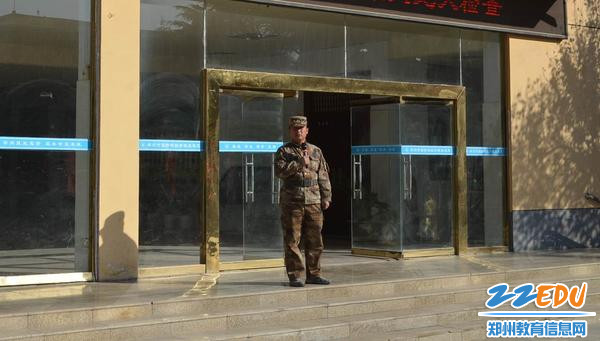 2值周连长肖川同志进行军容风纪检查总体部署 2值周连长肖川同志进行军容风纪检查总体部署