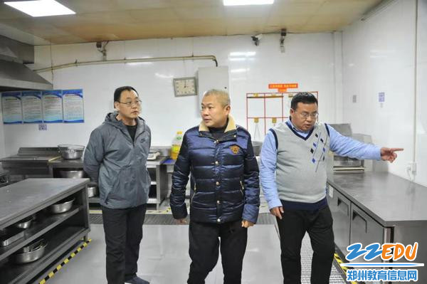 走进食堂,检查食堂用电安全 走进食堂,检查食堂用电安全