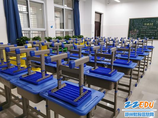 干净明亮的教室_调整大小 干净明亮的教室_调整大小