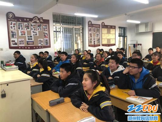 学生们认真聆听,积极互动 学生们认真聆听,积极互动