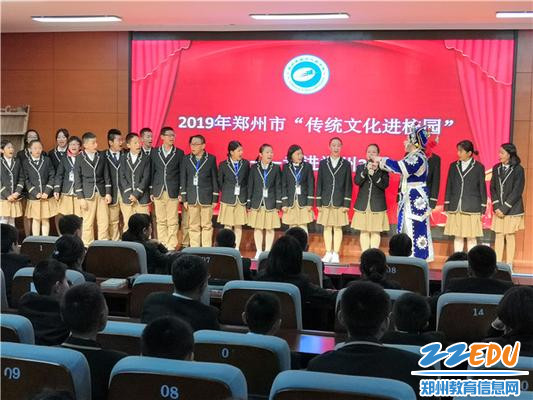 学生积极参与,魏老师现场教学“刘大哥讲话理太偏” 学生积极参与,魏老师现场教学“刘大哥讲话理太偏”