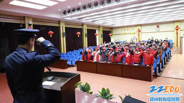 集体宣誓，远离毒品从我做起