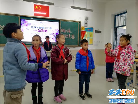 1、学生正在比赛中 1、学生正在比赛中