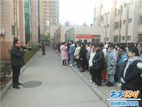 郑丹主任讲解防震知识 郑丹主任讲解防震知识