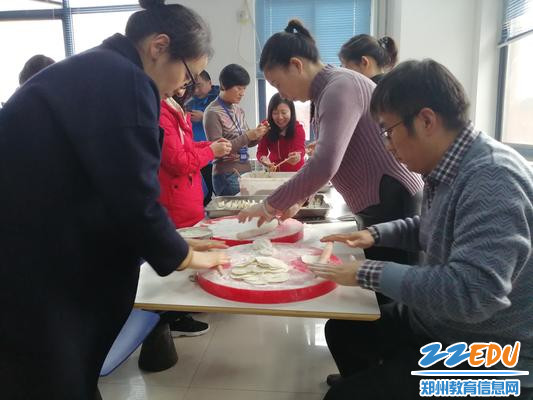 忙得不亦乐乎1 忙得不亦乐乎1