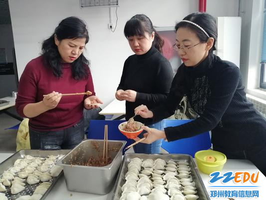 认真包饺子1 认真包饺子1