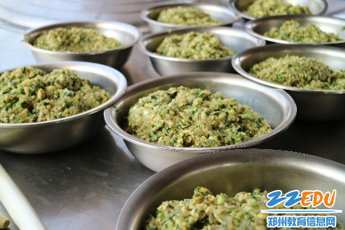 学生制作的饺子馅 学生制作的饺子馅