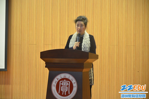 2、家委候选人做竞聘演讲 2、家委候选人做竞聘演讲