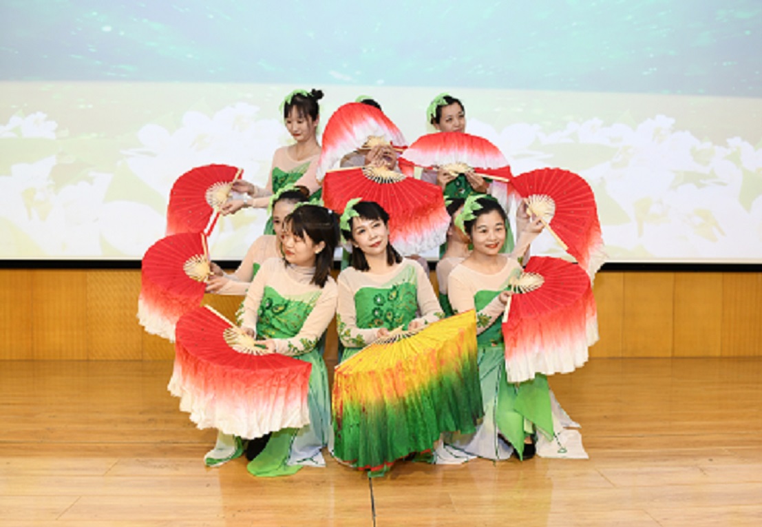 8聋小学组扇子舞《好一朵美丽的茉莉花》