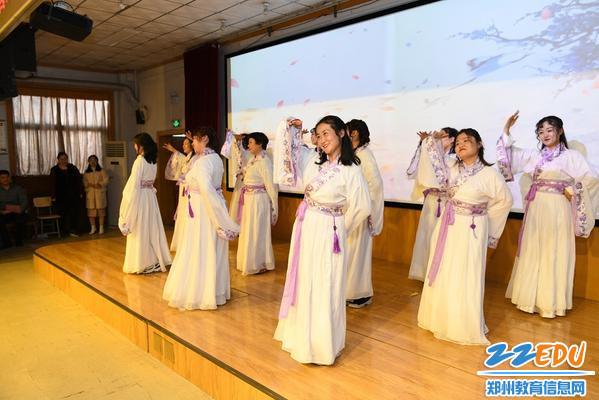 盲聋哑学校举办点赞新时代 不忘初心 元旦大