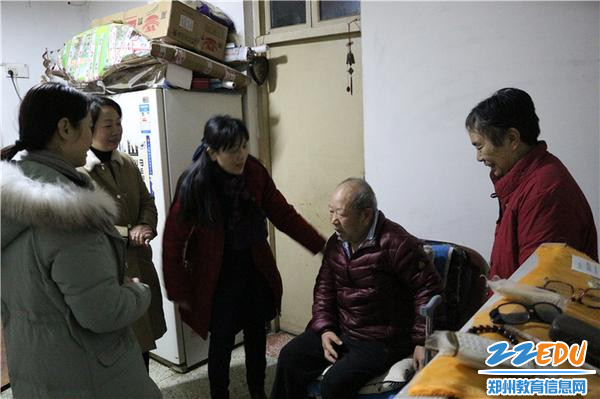 8.随后又到李师傅家中慰问 8.随后又到李师傅家中慰问