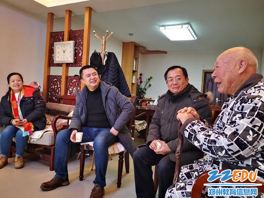 89岁的离休干部王克智老师给大家讲笑话1 89岁的离休干部王克智老师给大家讲笑话1