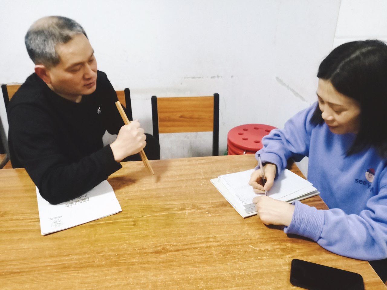 学生家庭召开家庭会议和谐的家庭关系由我来守护