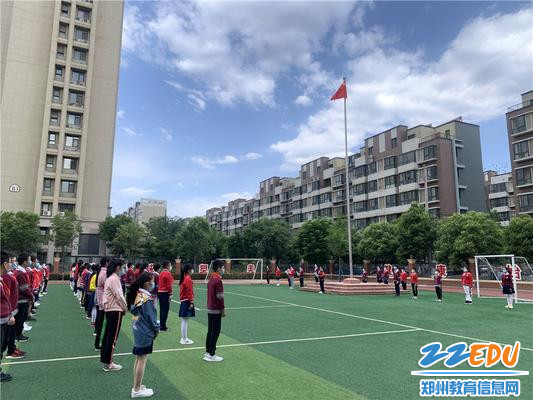 升旗仪式——荣邦城小学