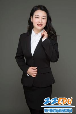 刘豫君             国家三级心理咨询师                   河南省高级心理健康教育指导师