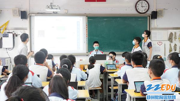 学生参与人脸识别编程