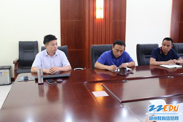 胡远明做开题培训