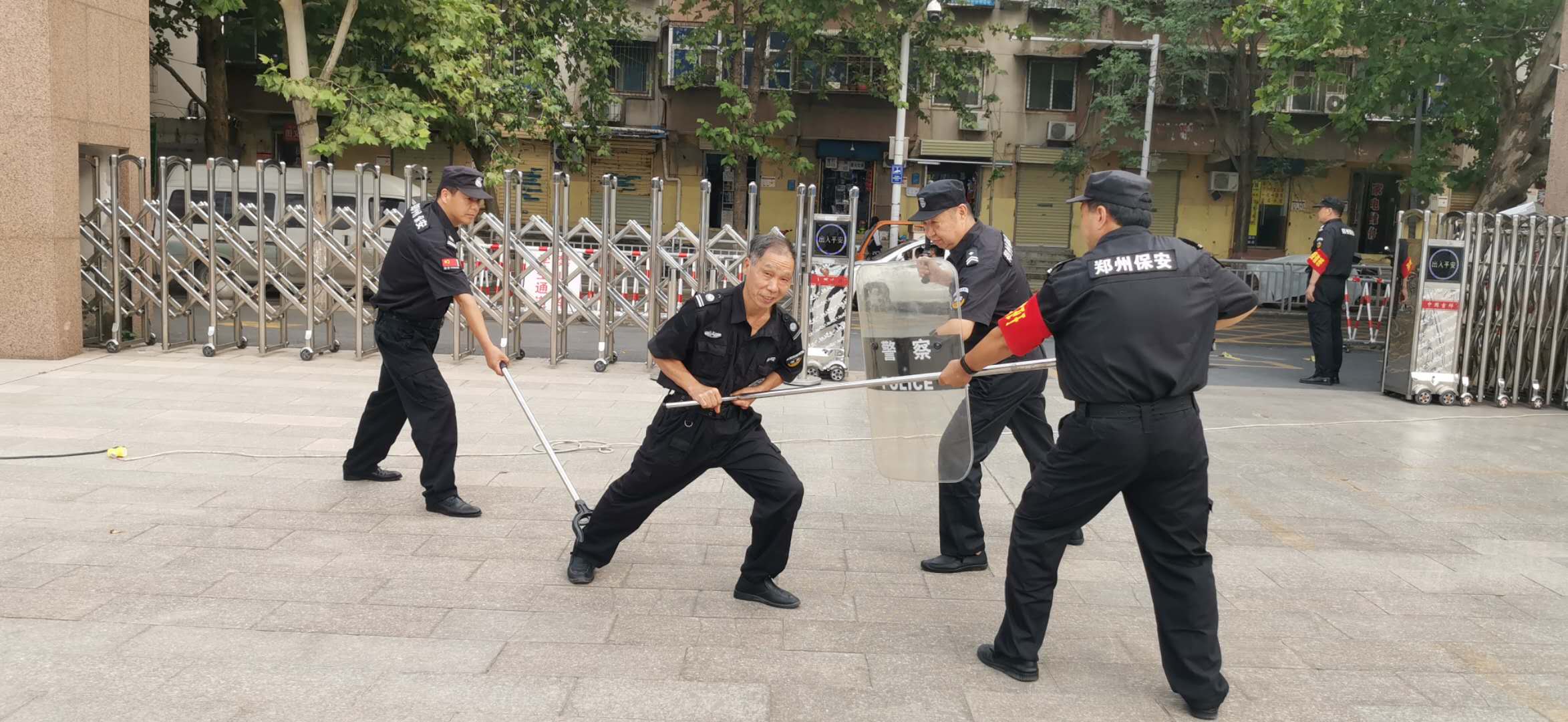强化学校保安培训,提高护校业务能力--郑州校园网