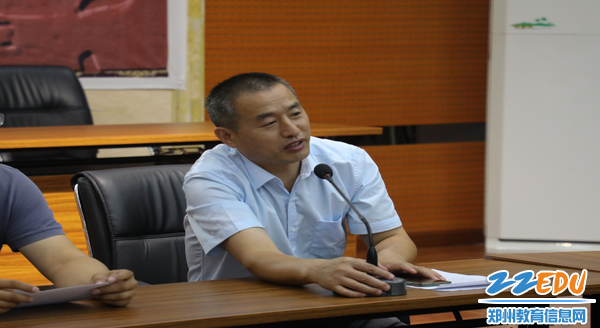 陈晓校长给副班主任们提要求