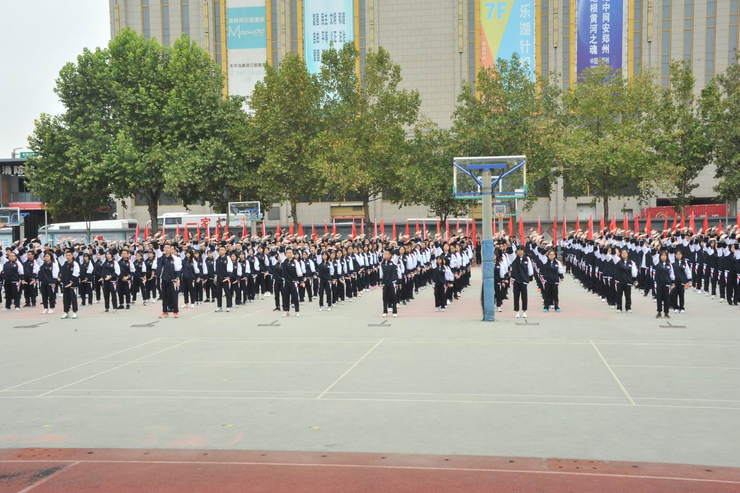 郑州市扶轮外国语高级中学举行首届体育艺术文化节--新闻中心