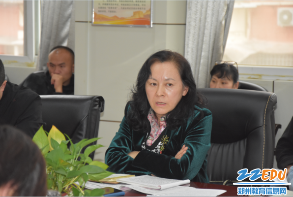 校党总支书记、校长于红莲做总结发言