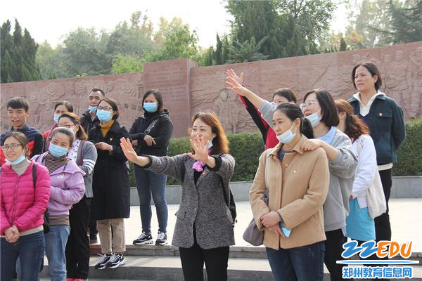 7.党员们在知识竞赛中积极抢答