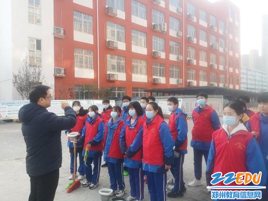 1助力创卫复审 清洁志愿行动
