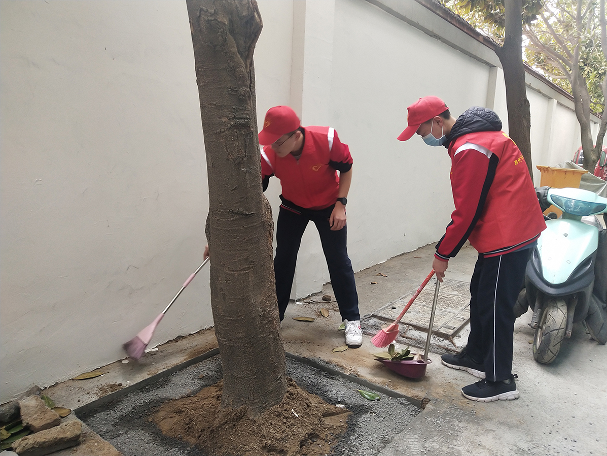 郑州市回民高级中学郑州市回民高级中学将学雷锋志愿服务系列化