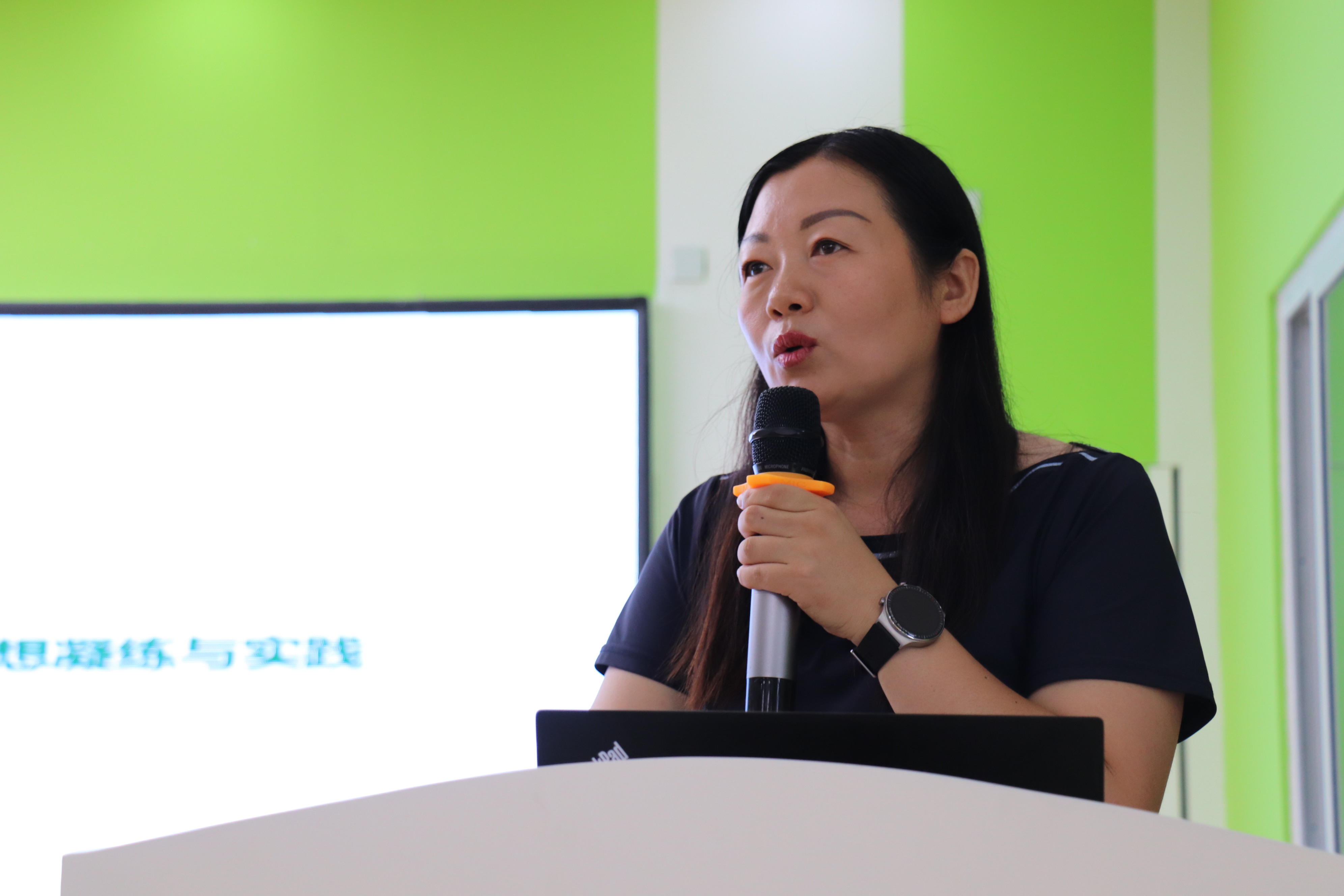 郑州市惠济区实验幼儿园园长冯静进行精彩分享