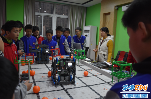 7 机器人编程与搭建校本课程发挥学生创造能力