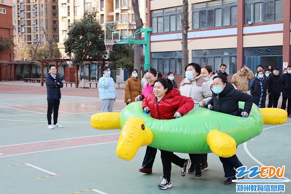 郑州市科技工业学校举行迎新年趣味运动会