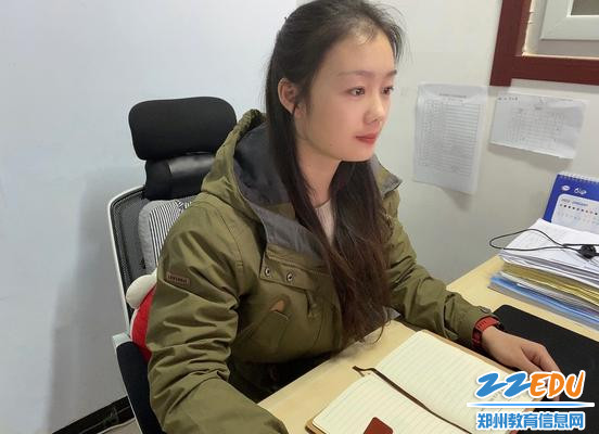 2班主任老师召开线上家长会 2班主任老师召开线上家长会