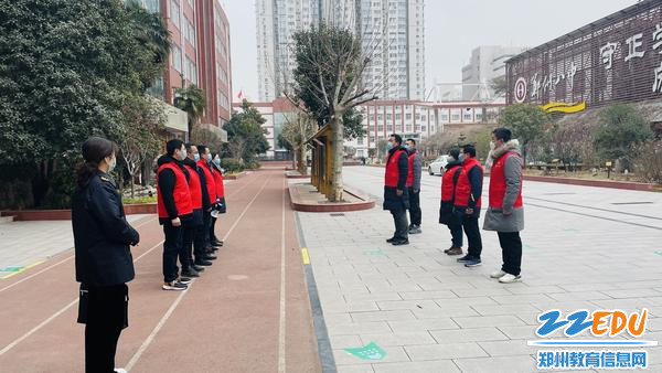 郑州八中疫情防控领导小组组织开展返校复学演练