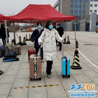 2学生有序返校 2学生有序返校