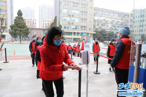 防空演练入校消杀环节 防空演练入校消杀环节
