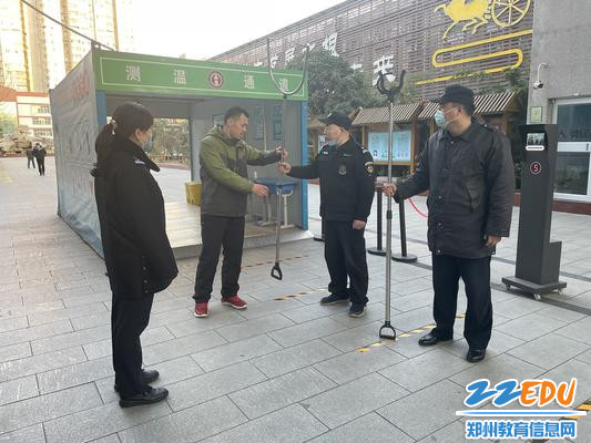 公安联络员孟郑杰指导训练 公安联络员孟郑杰指导训练