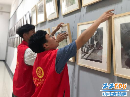 3.志愿者协会正在进行志愿服务 3.志愿者协会正在进行志愿服务