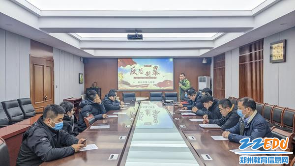 与会人人认真听讲 与会人人认真听讲