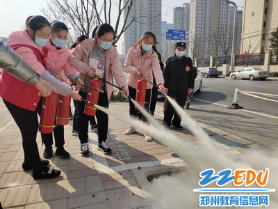 老师们轮流实际操作_调整大小 老师们轮流实际操作_调整大小